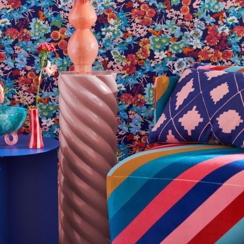 Wildflower Meadow - Lapis/Carnelian/Aquamarine wallpaper | Harlequin X